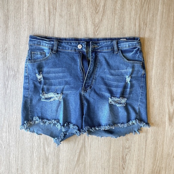 SHEIN Womens Plus Size Distressed Blue Jean Shorts Stretchy Spring Summer Shorts - Picture 2 of 6